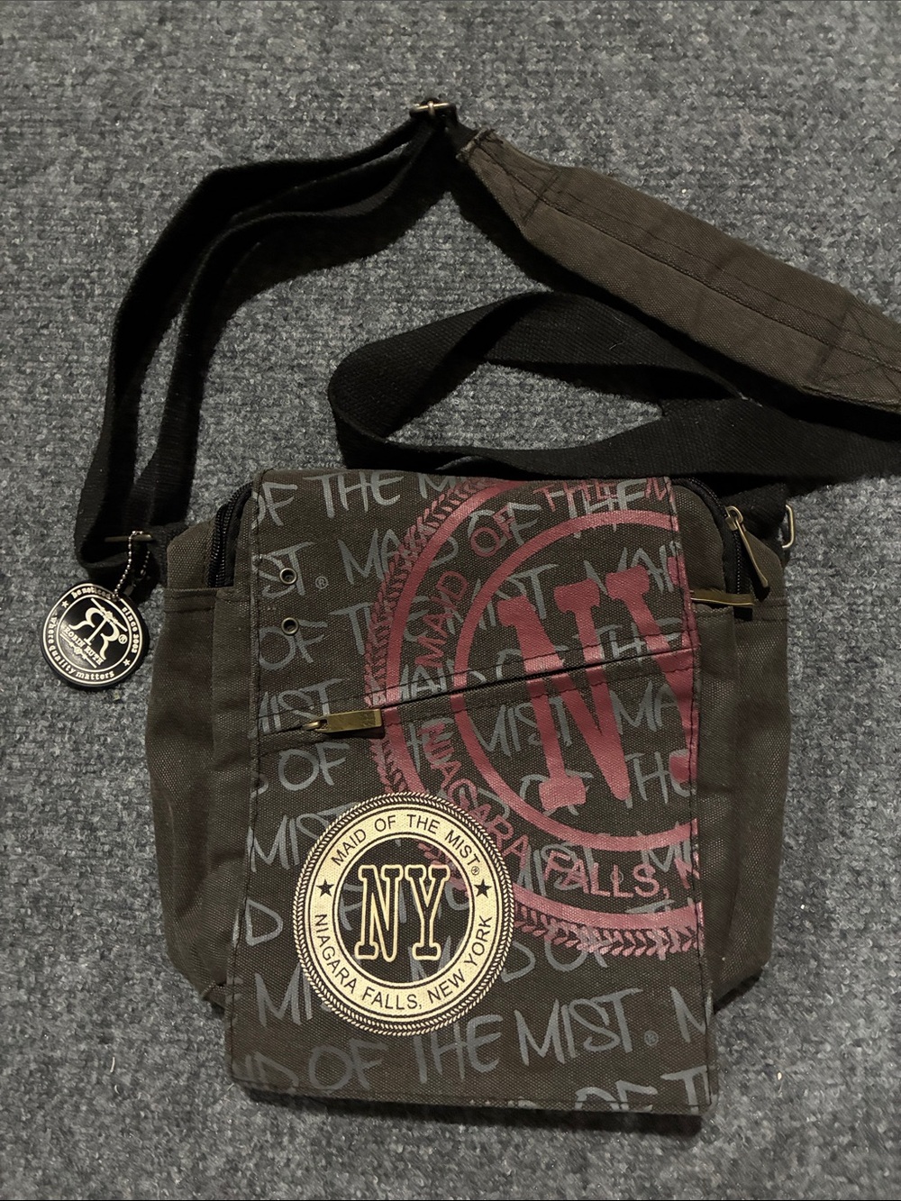 ❤️ Robin Ruth “Maid of the Mist” Niagara Falls Graphic Messenger Bag